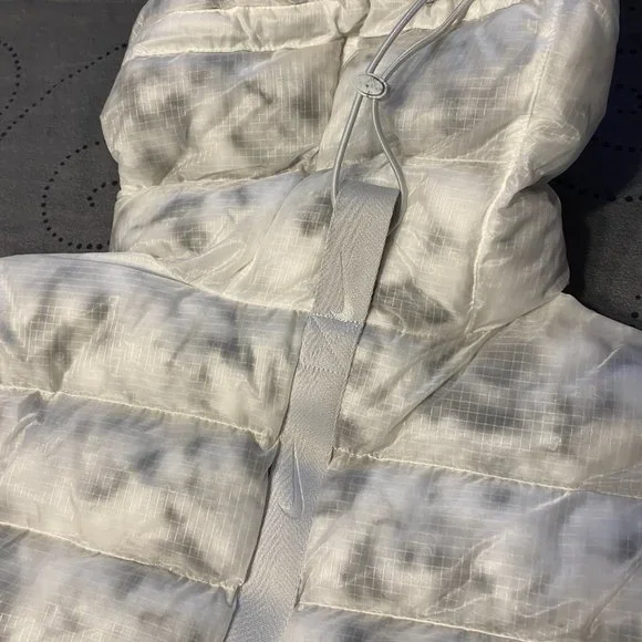 NIKE THERMORE SYNTHETIC FILL SNOW WHITE GRAY CAMO HOODIE JACKET SIZE M MEN $300